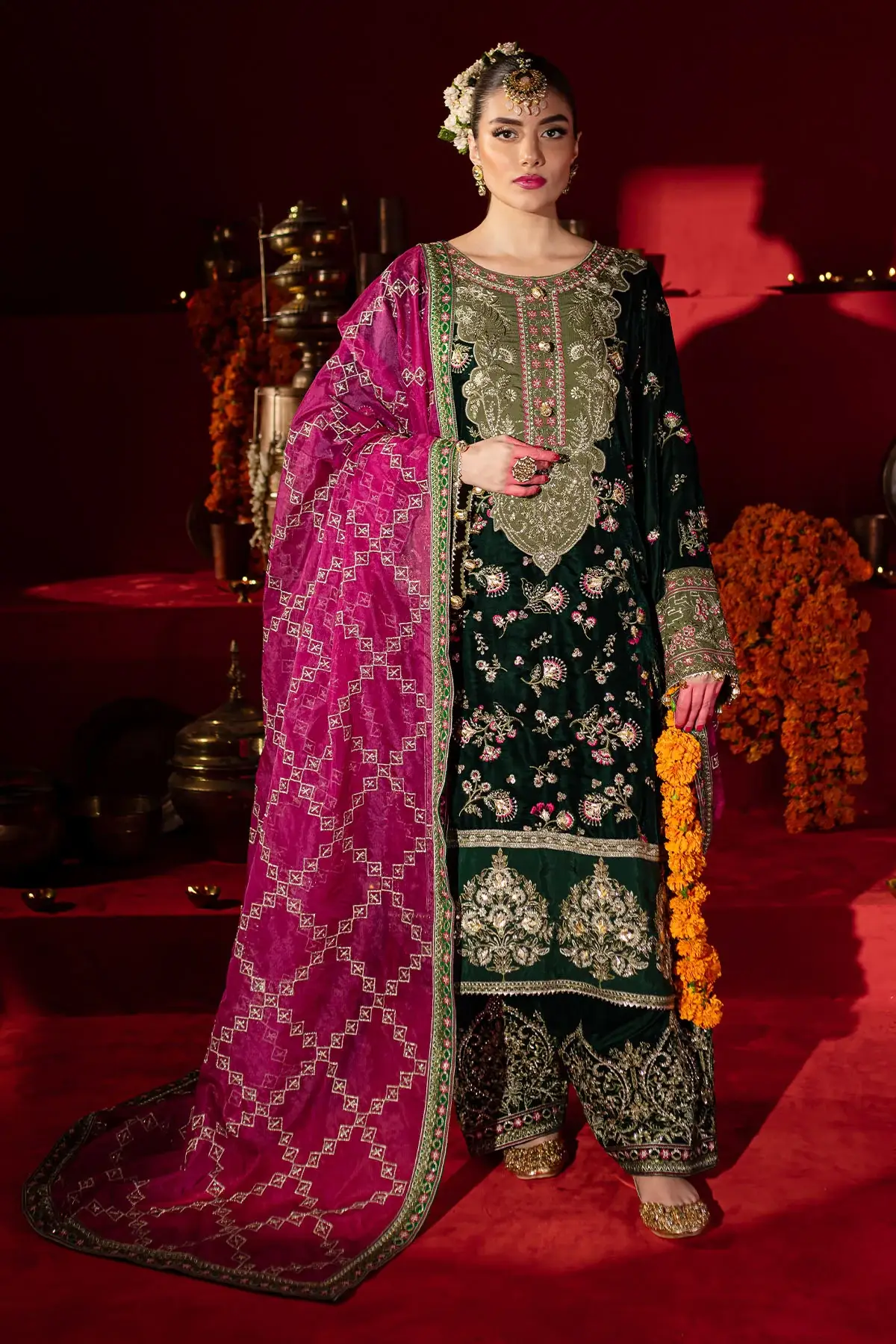 NUREH MAYA VELVET