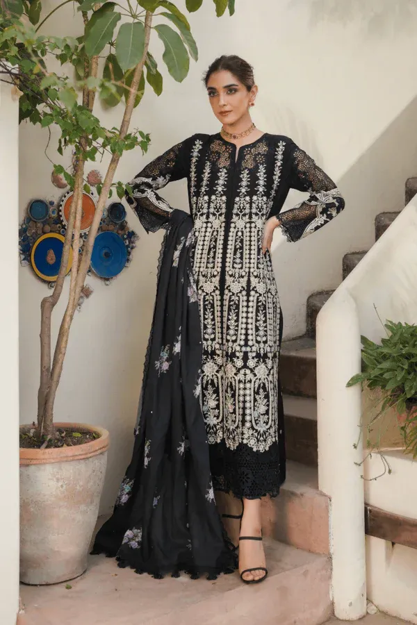 Manara Luxury Lawn