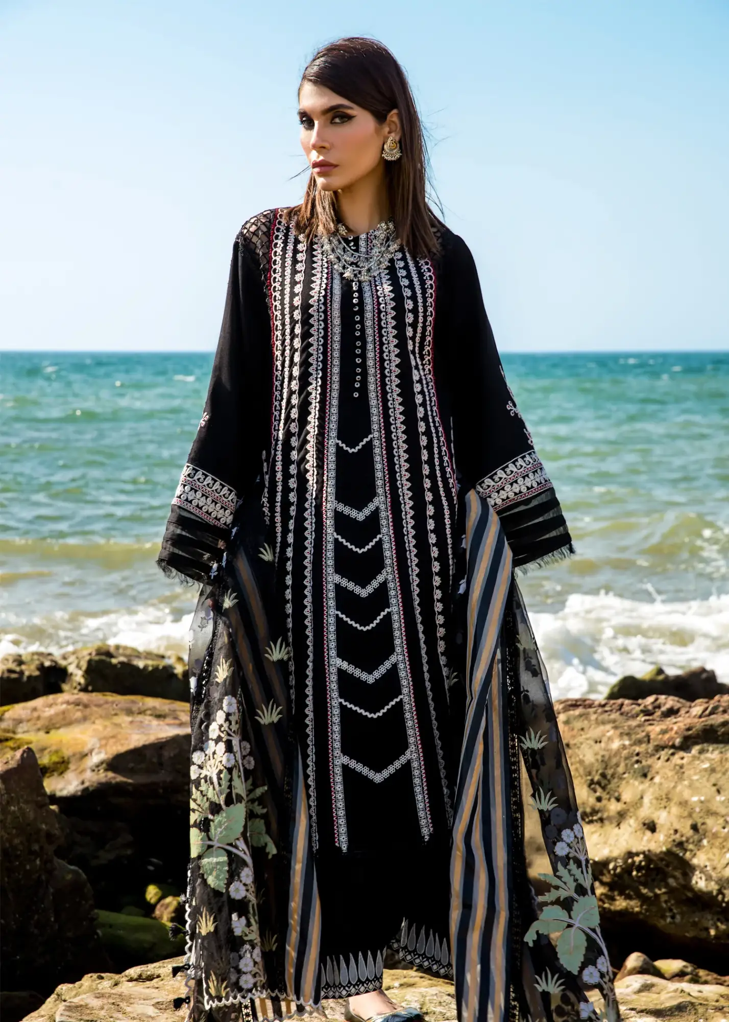 CRIMSON LAWN MARORI DREAMS