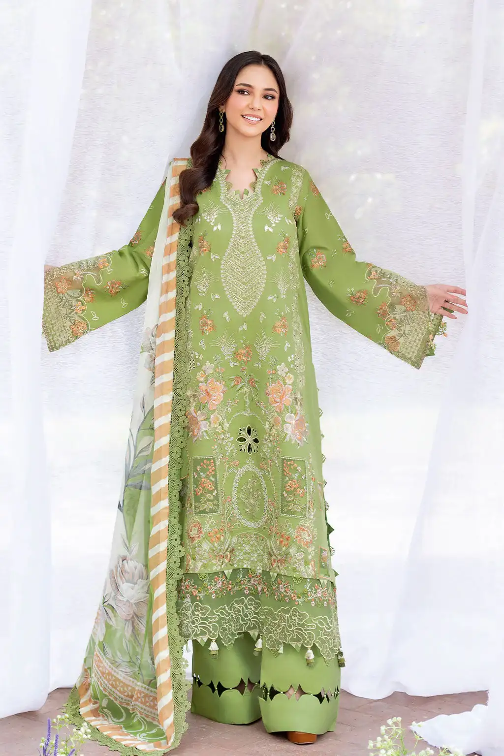 Ramsha Andaaz Z-1206
