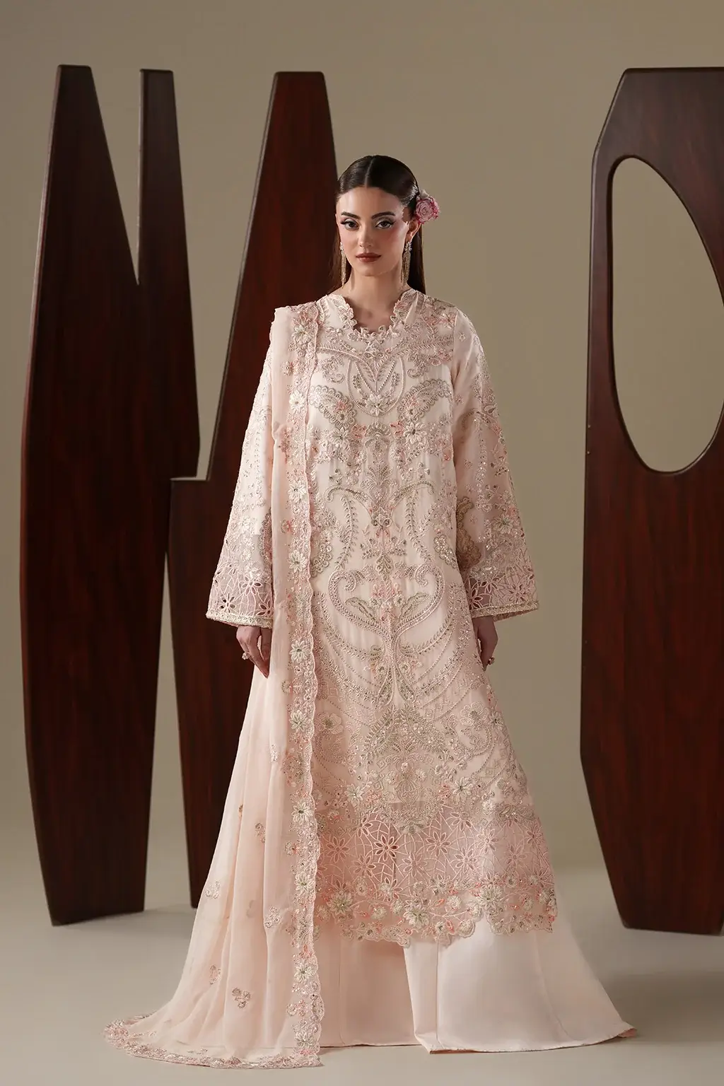 Emaan Adeel Nouvelle LUMI