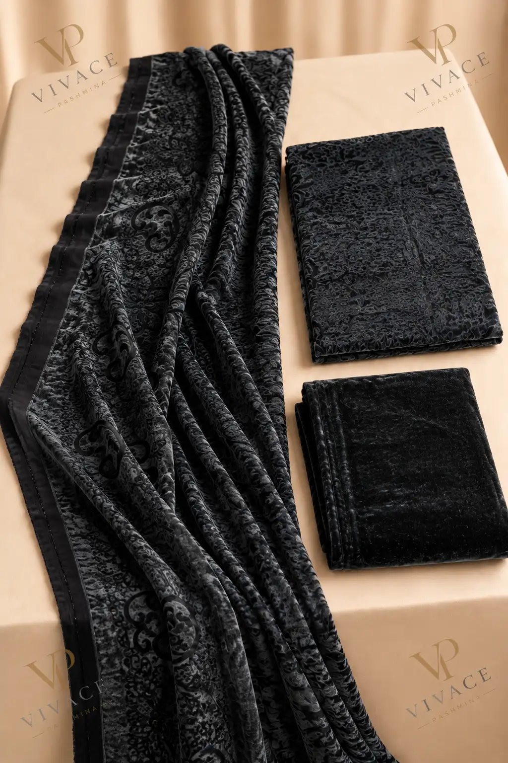 Pallachi Velvet 3PC Black