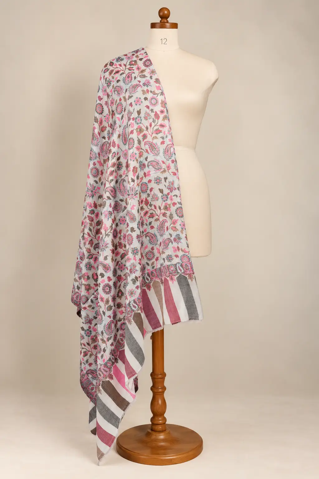 Kani Cutting Shawl 15