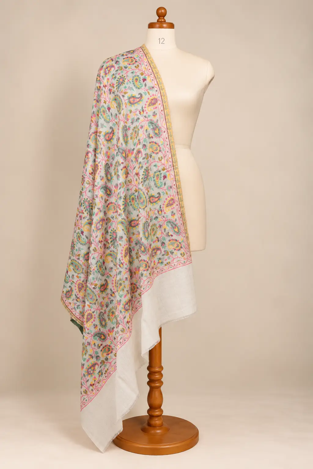 Kani Cutting Shawl 16