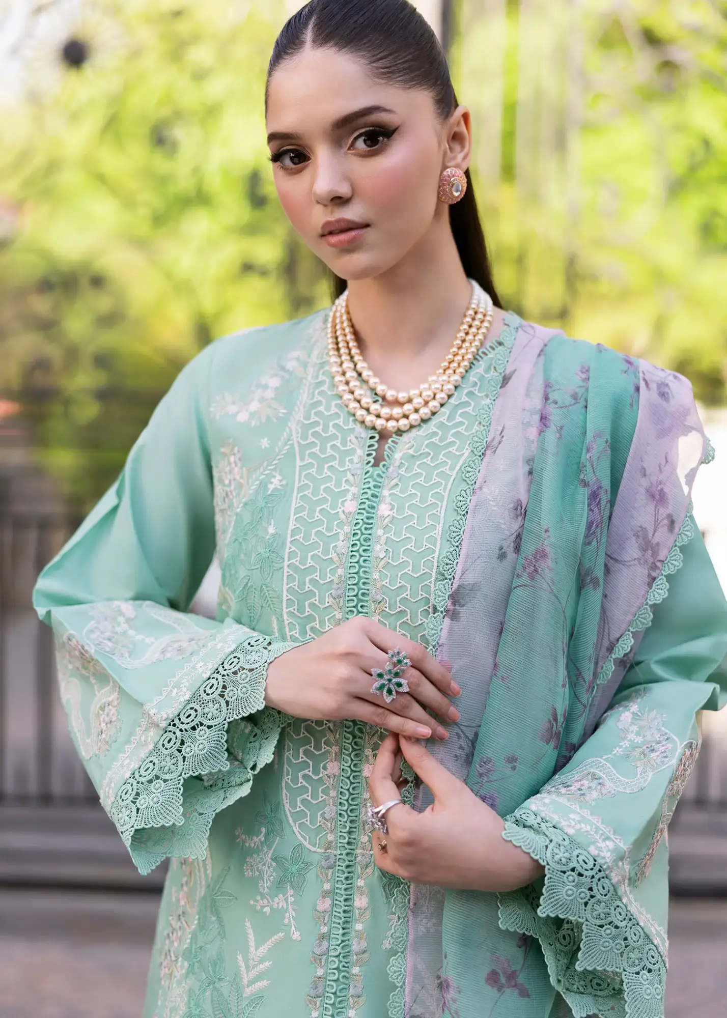 CHLOE 3-B (Saira Shakira Bloom)