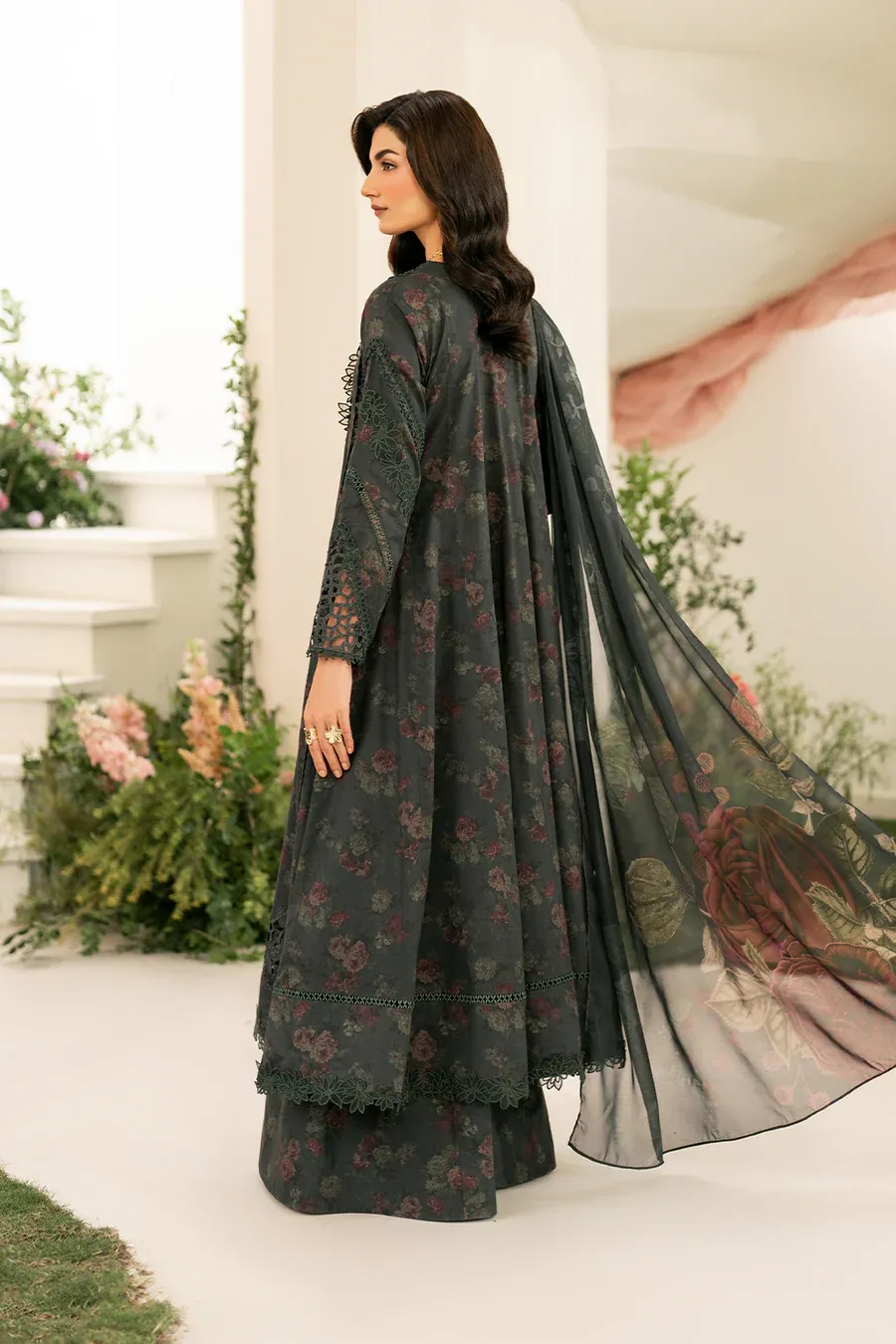 IFE-08 Embroidered Lawn (Iznik)